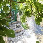 House With Large Garden Right Next To The River Žrnovnica