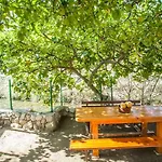 House With Large Garden Right Next To The River Semesterbostad Žrnovnica