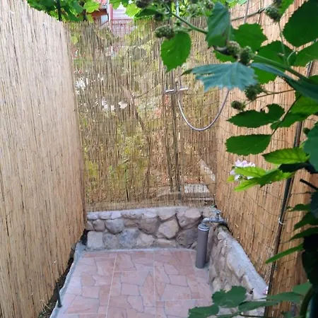 House With Large Garden Right Next To The River * Žrnovnica
