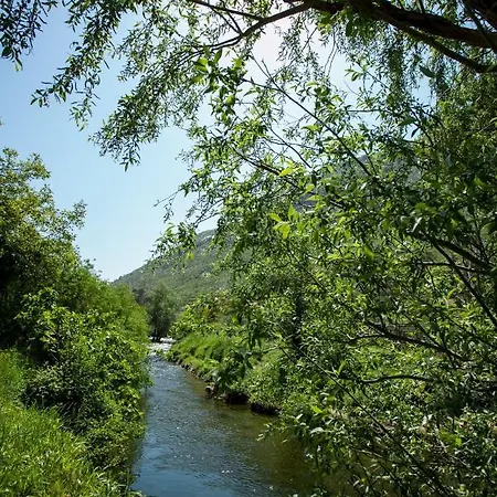 Ferienhaus House With Large Garden Right Next To The River Žrnovnica