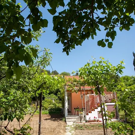 Ferienhaus House With Large Garden Right Next To The River Žrnovnica